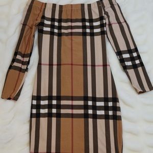 Nova Check off the shoulder dress 🖤